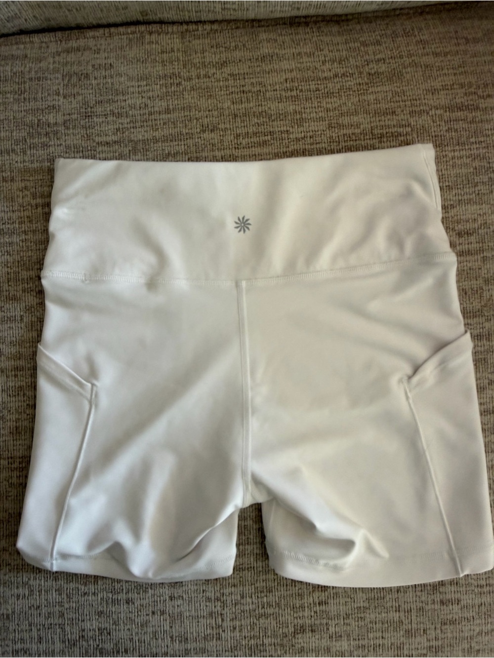 Athleta interval stash 5” shorts. White - Picture 3 of 5